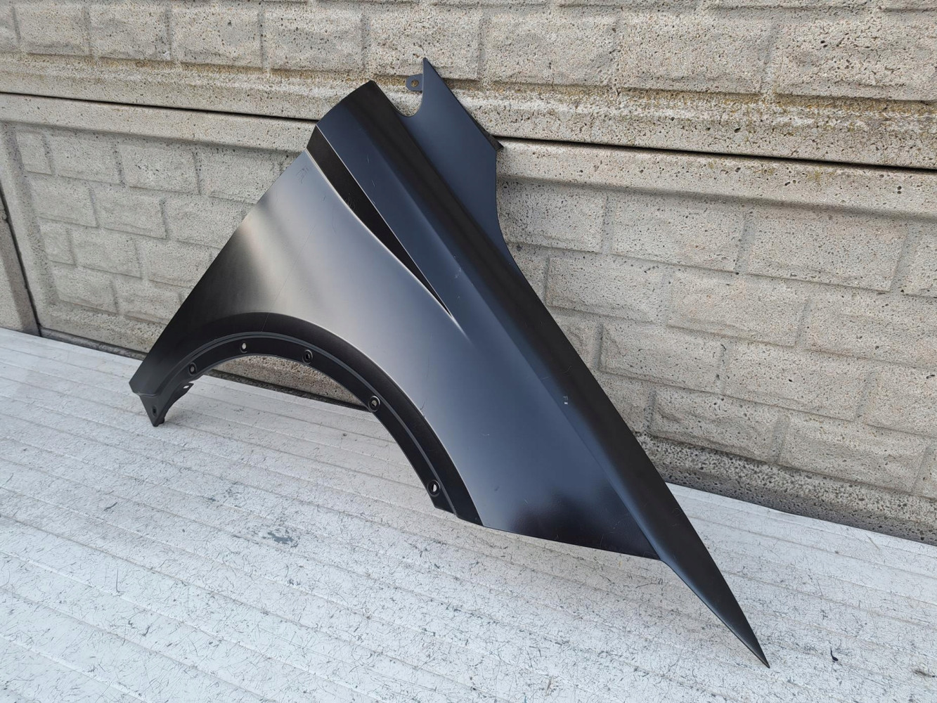 SEAT ARONA BŁOTNIK PRZEDNI PRAWY NOWY - (17157977545)