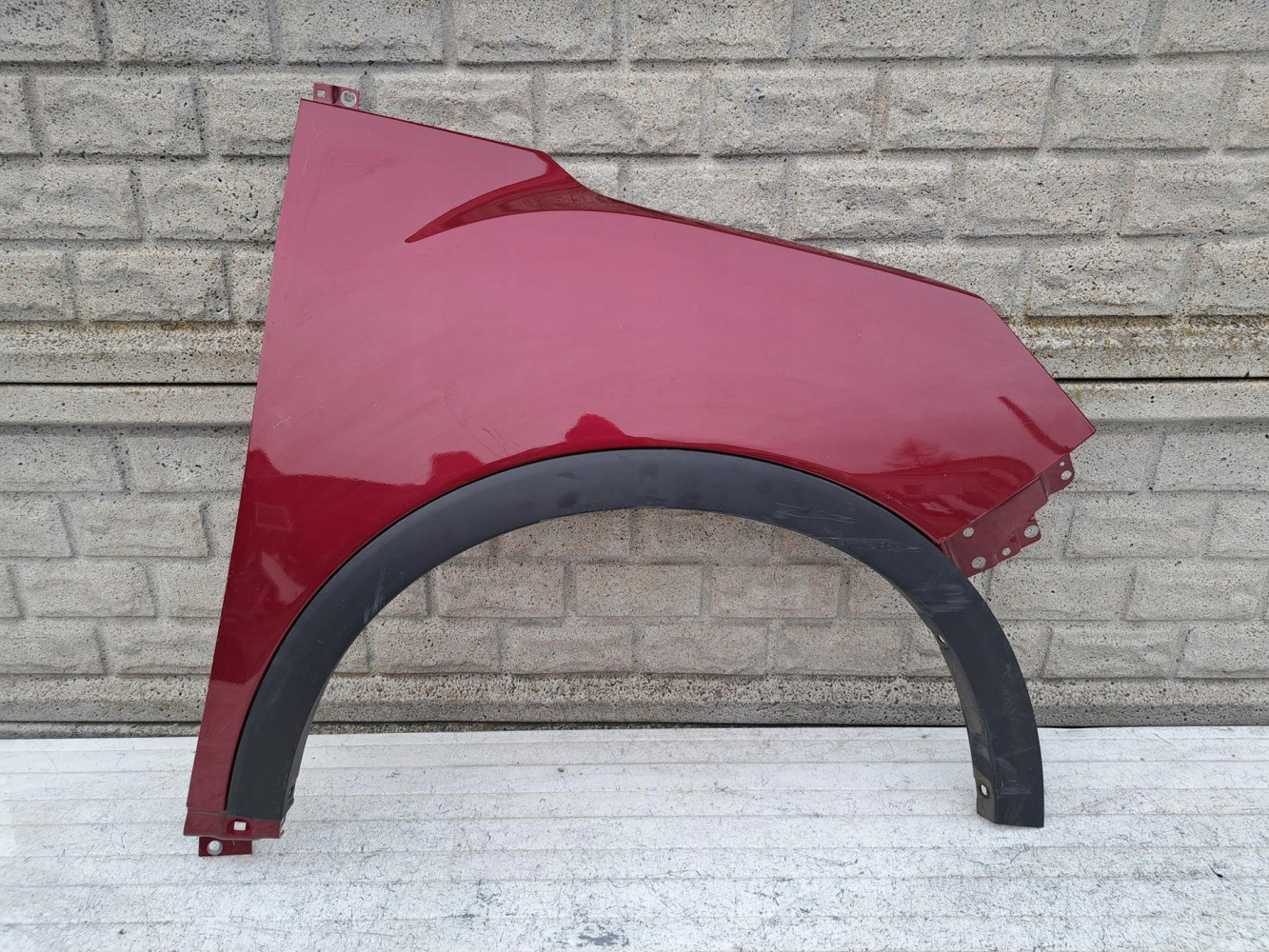 SSANGYONG TIVOLI LIFT 19- BŁOTNIK PRAWY PRZEDNI - (17168547410)
