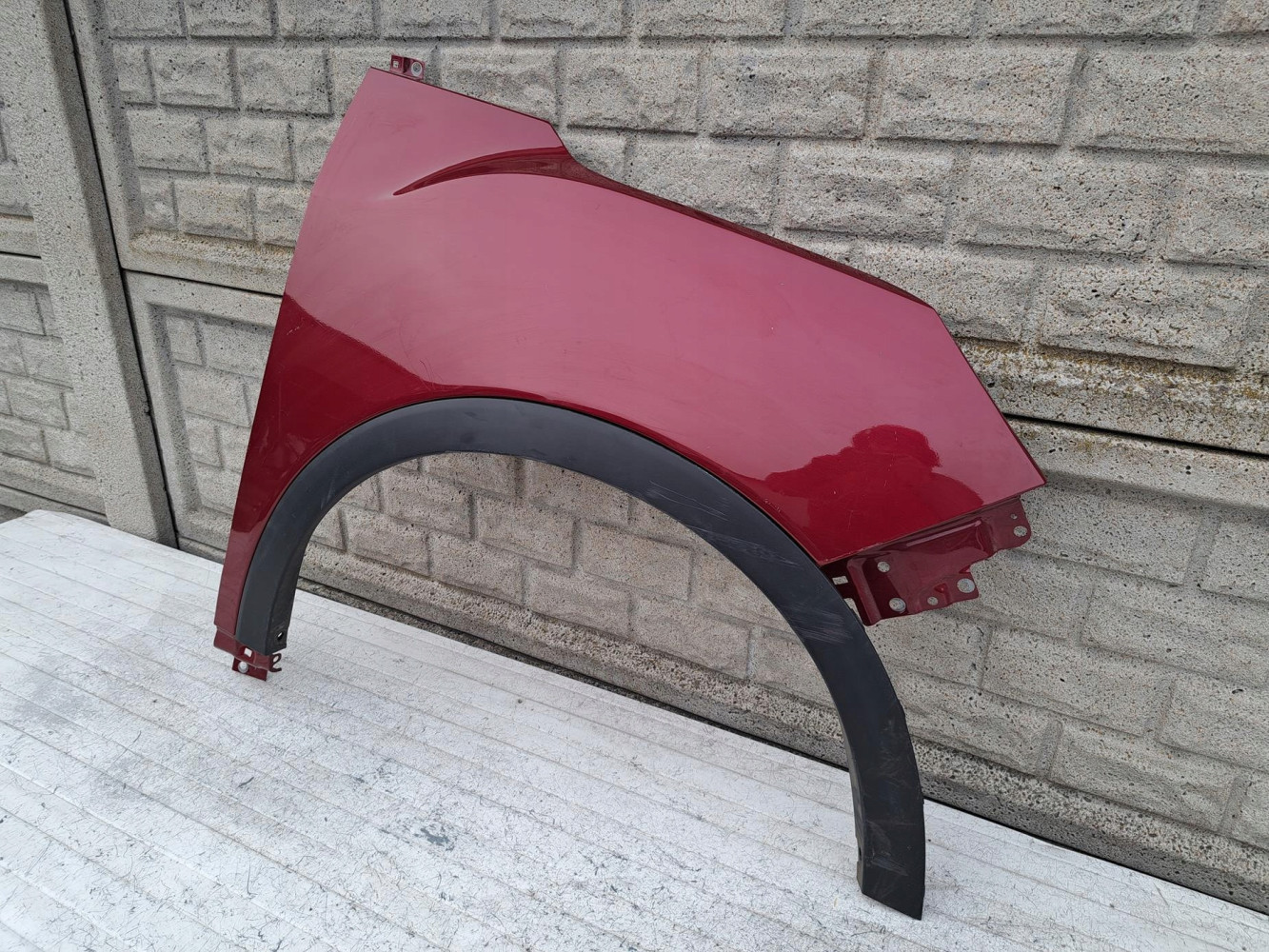 SSANGYONG TIVOLI LIFT 19- BŁOTNIK PRAWY PRZEDNI - (17168547410)