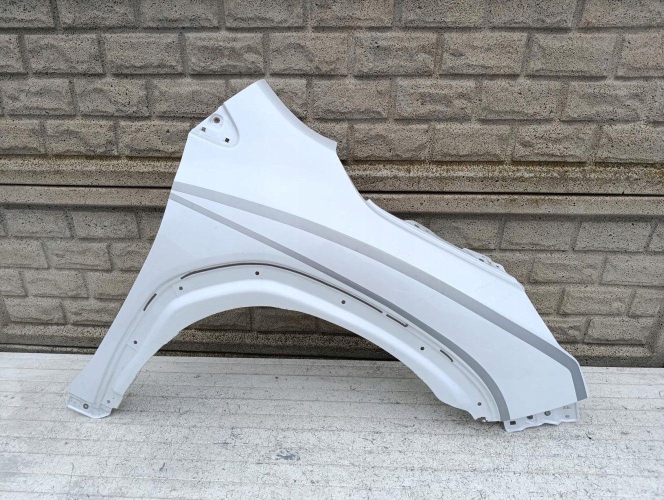 SUZUKI SX4 S CROSS 2022-24 BŁOTNIK PRAWY - (17195888541)