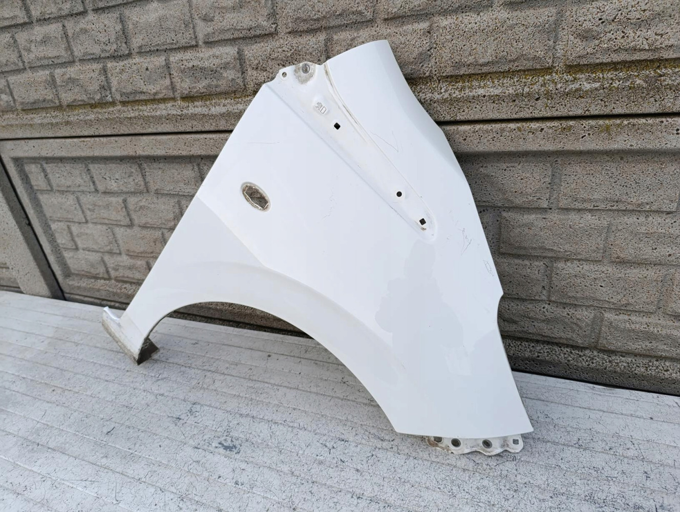 PEUGEOT 108 2014-2021 BŁOTNIK PRAWY PRZEDNI - (17196000889)