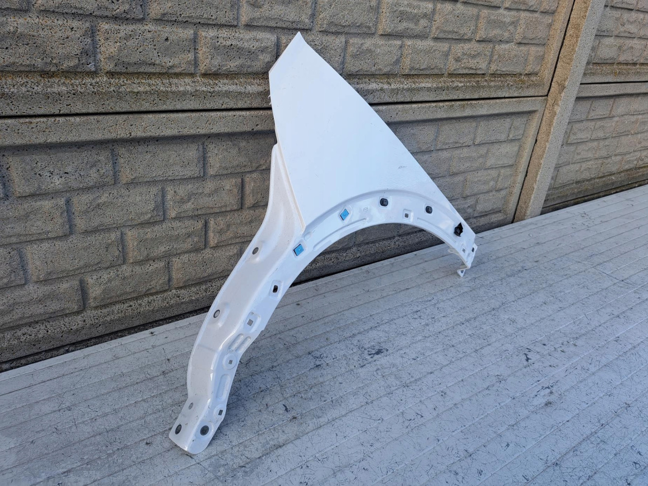 BŁOTNIK PRAWY PRZEDNI HYUNDAI IONIQ 5 V 21-23 - (17196120252)