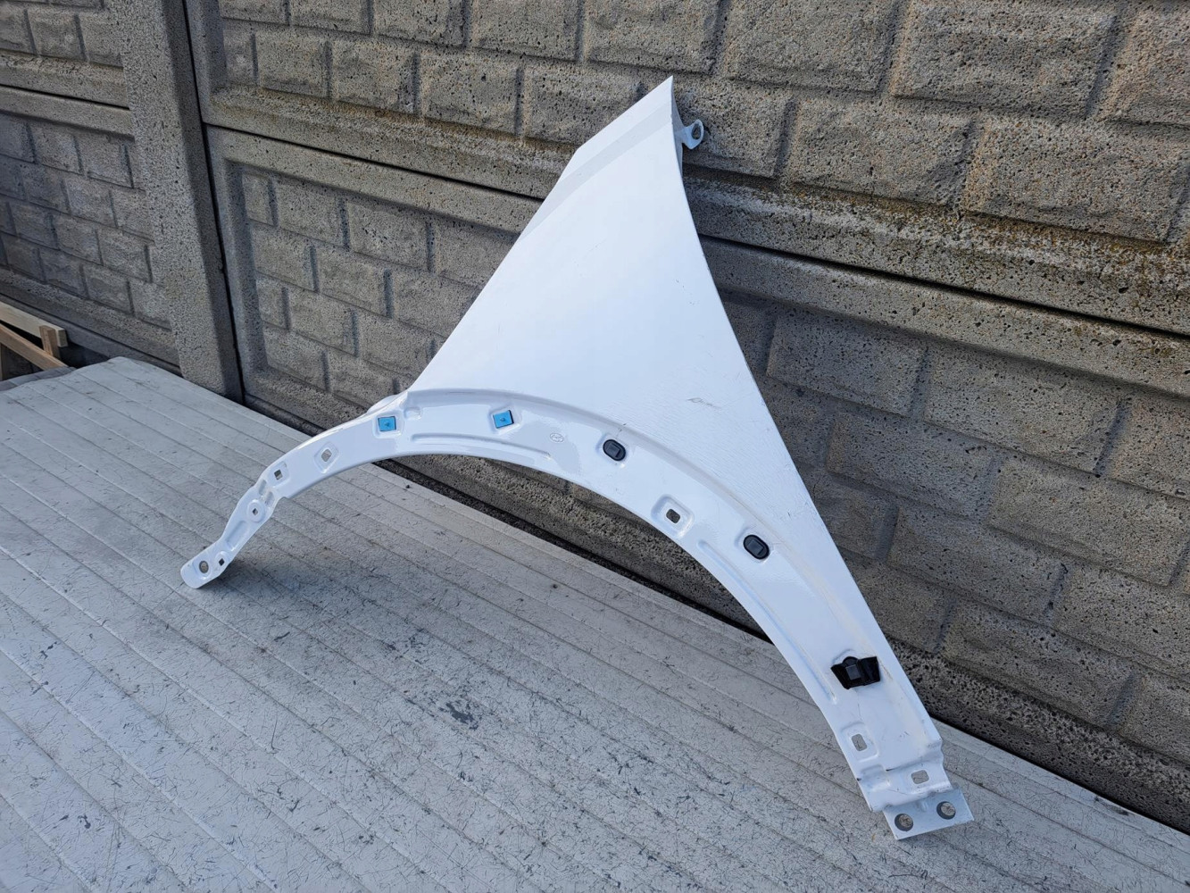 BŁOTNIK PRAWY PRZEDNI HYUNDAI IONIQ 5 V 21-23 - (17196120252)
