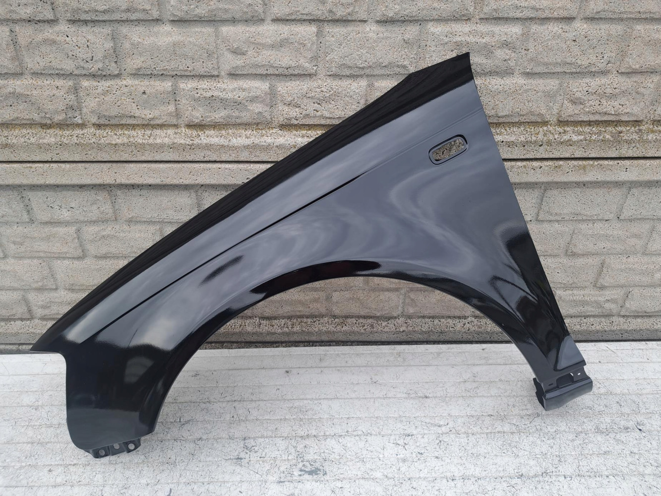 AUDI A3 8P0 03-08 PRZED LIFT BŁOTNIK PRZEDNI LEWY - (17196181923)