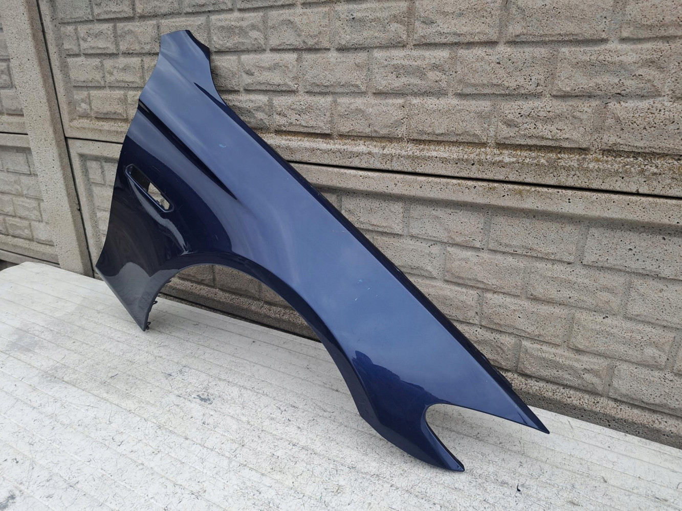 BMW 5 V F10 F11 2009-2017 BŁOTNIK PRAWY PRZEDNI - (17196278028)
