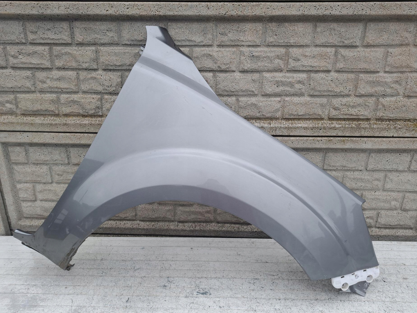 NISSAN NAVARA IV 16-24 BŁOTNIK PRZEDNI PRAWY - (17196289227)