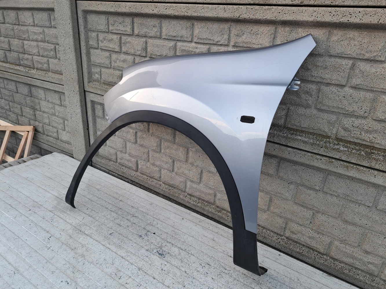 BŁOTNIK PRZEDNI LEWY NISSAN QASHQAI 10-14 LIFT - (17207734121)