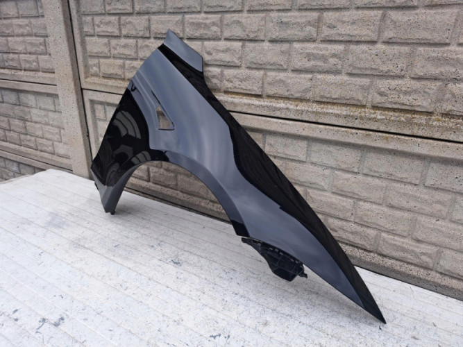 TESLA MODEL S PLAID BŁOTNIK PRAWY PRZEDNI - (17207751303)