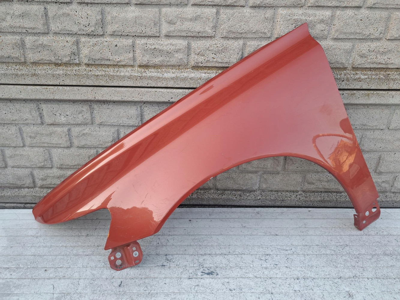 VOLVO V40 S50 BŁOTNIK PRZEDNI LEWY - (17207772705)