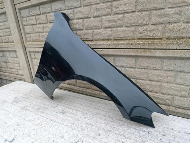 MERCEDES E-KLASA COUPE W238 BŁOTNIK PRZEDNI PRAWY - (17233067275)