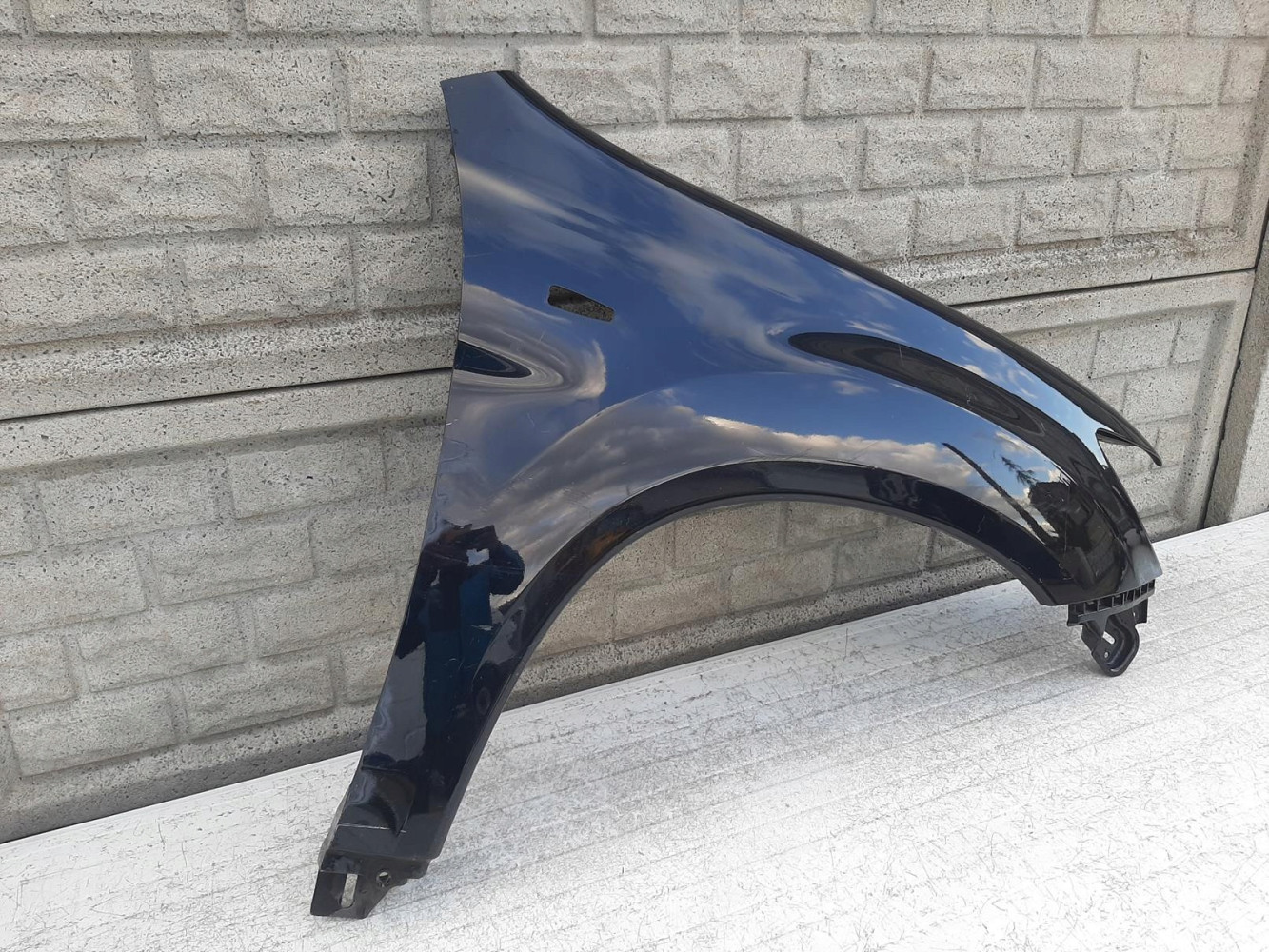 MITSUBISHI ASX 10-15 BŁOTNIK PRAWY PRZEDNI - (12212648998)