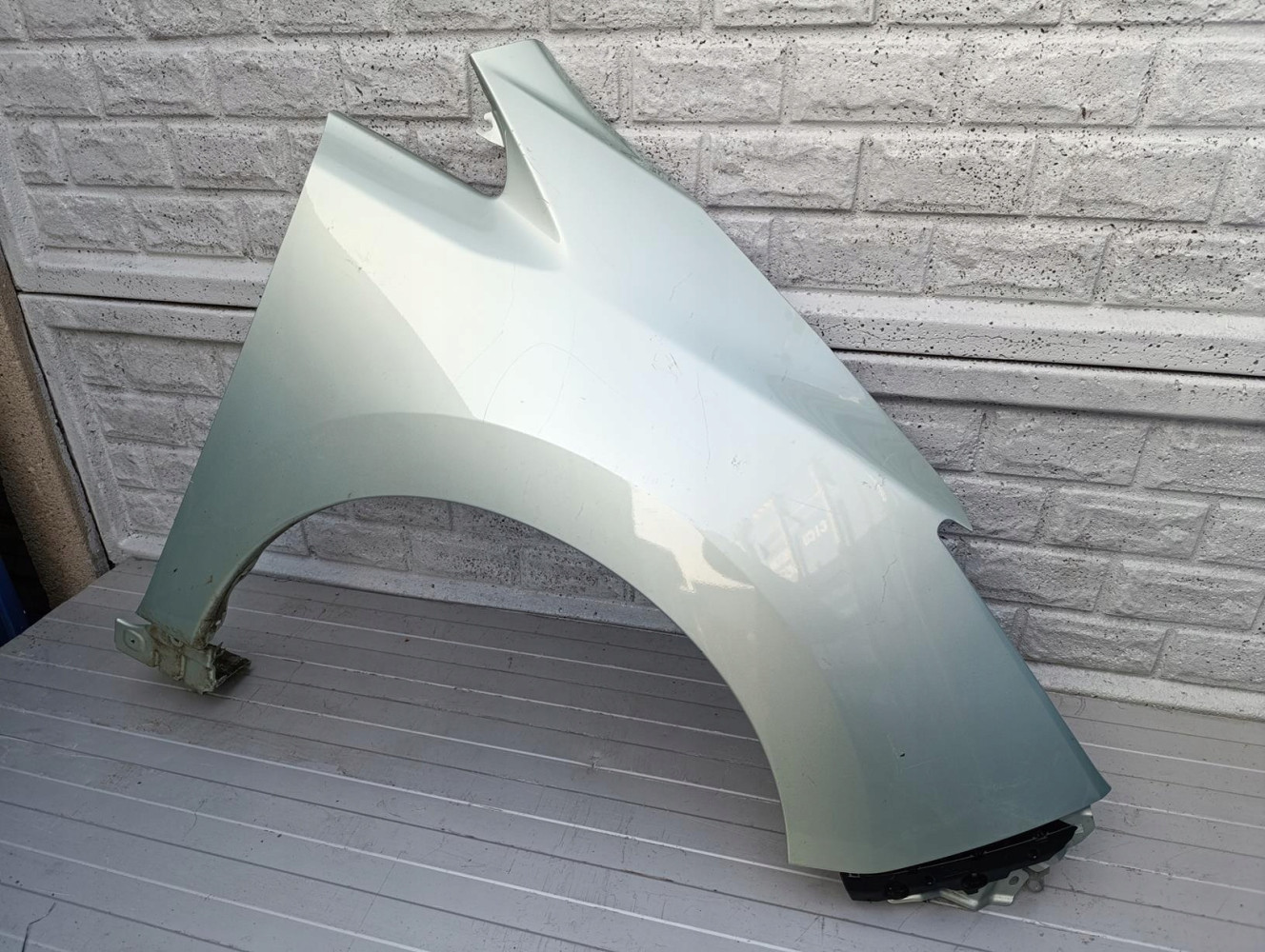 NISSAN LEAF II 17-22 BŁOTNIK PRZEDNI PRAWY - (17270468920)