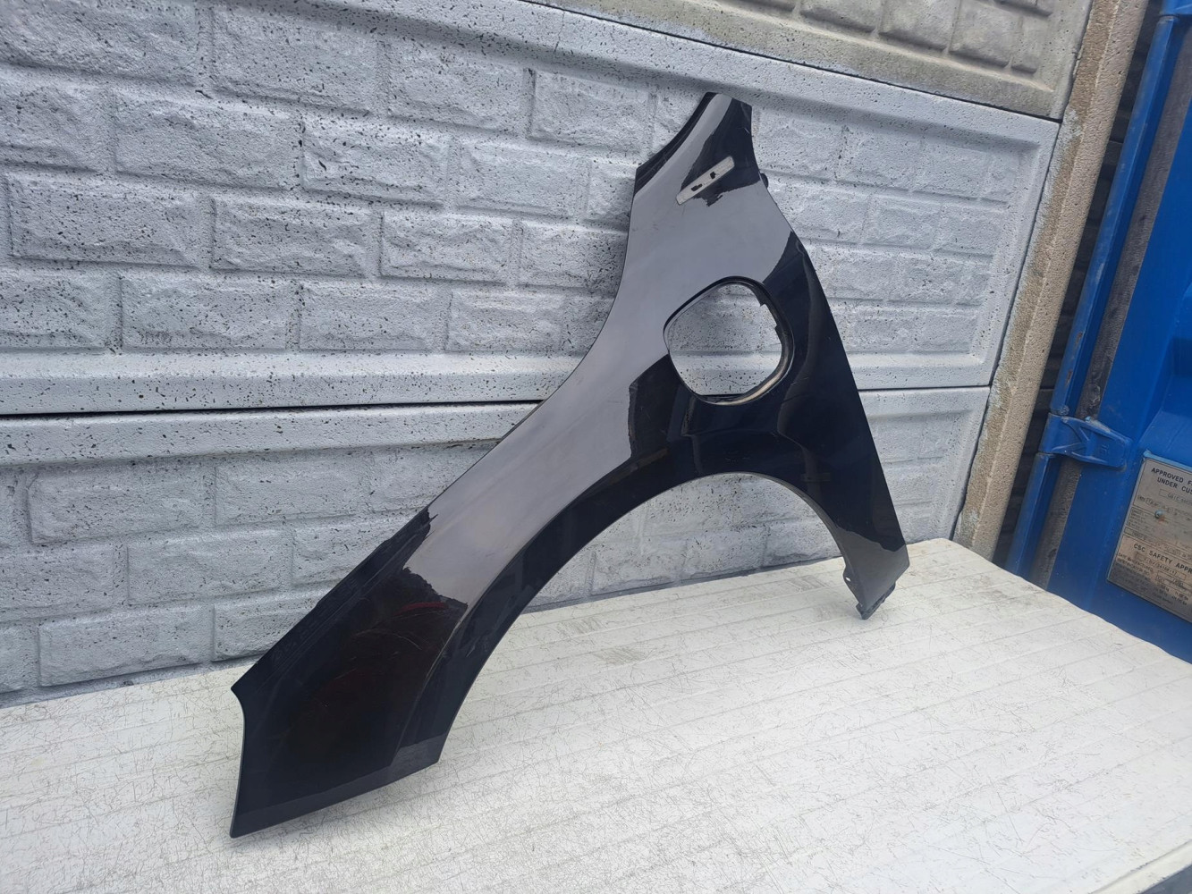 VOLVO S60 V60 LIFT PLUG-IN 13-19 BŁOTNIK PRZEDNI LEWY - (17279032524)