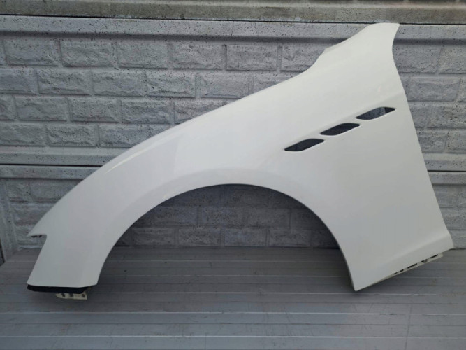 MASERATI GILBHI BŁOTNIK LEWY PRZEDNI - (17279090841)