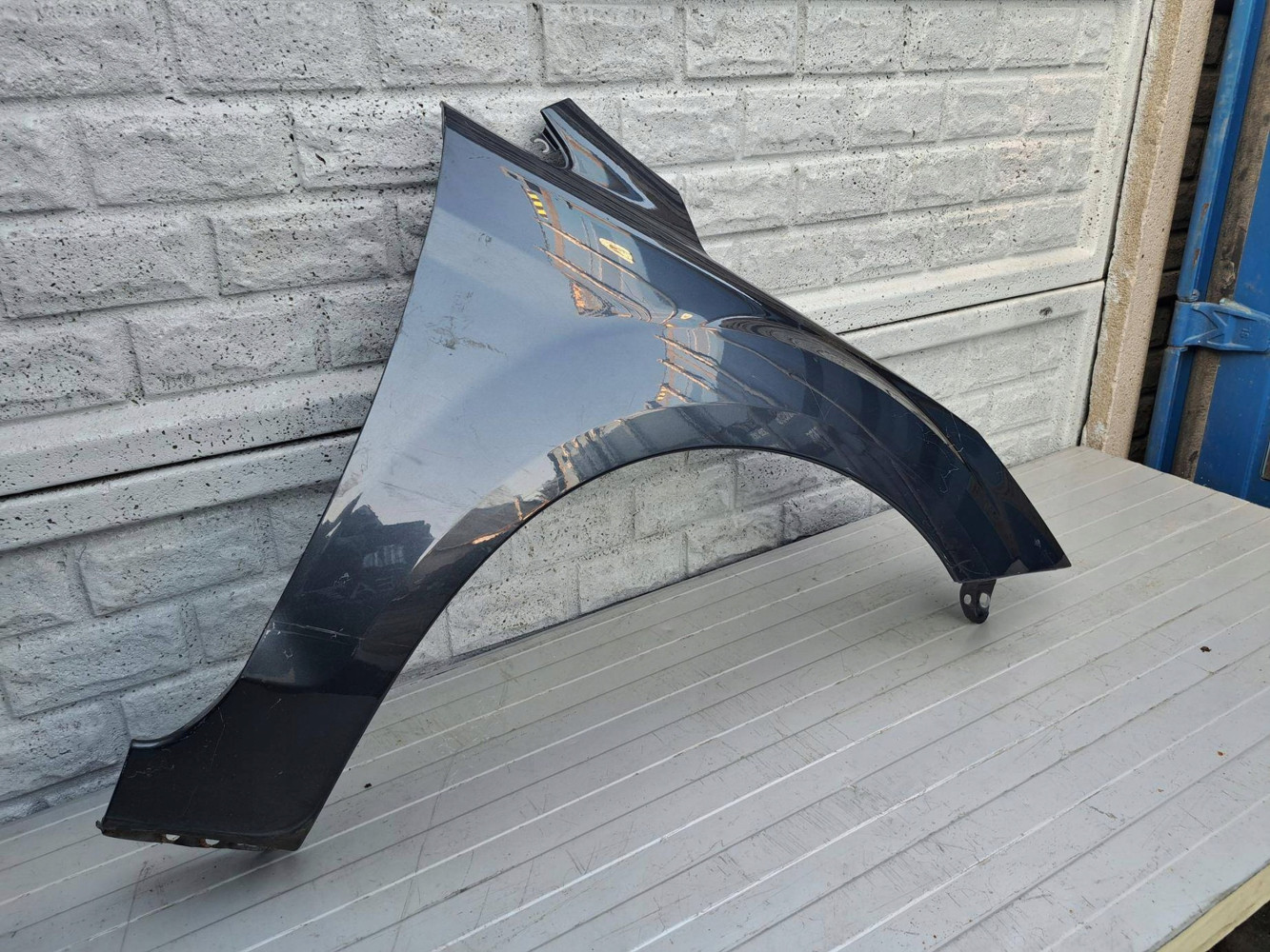 FORD FOCUS MK2 LIFT BŁOTNIK PRAWY PRZEDNI - (17289030454)