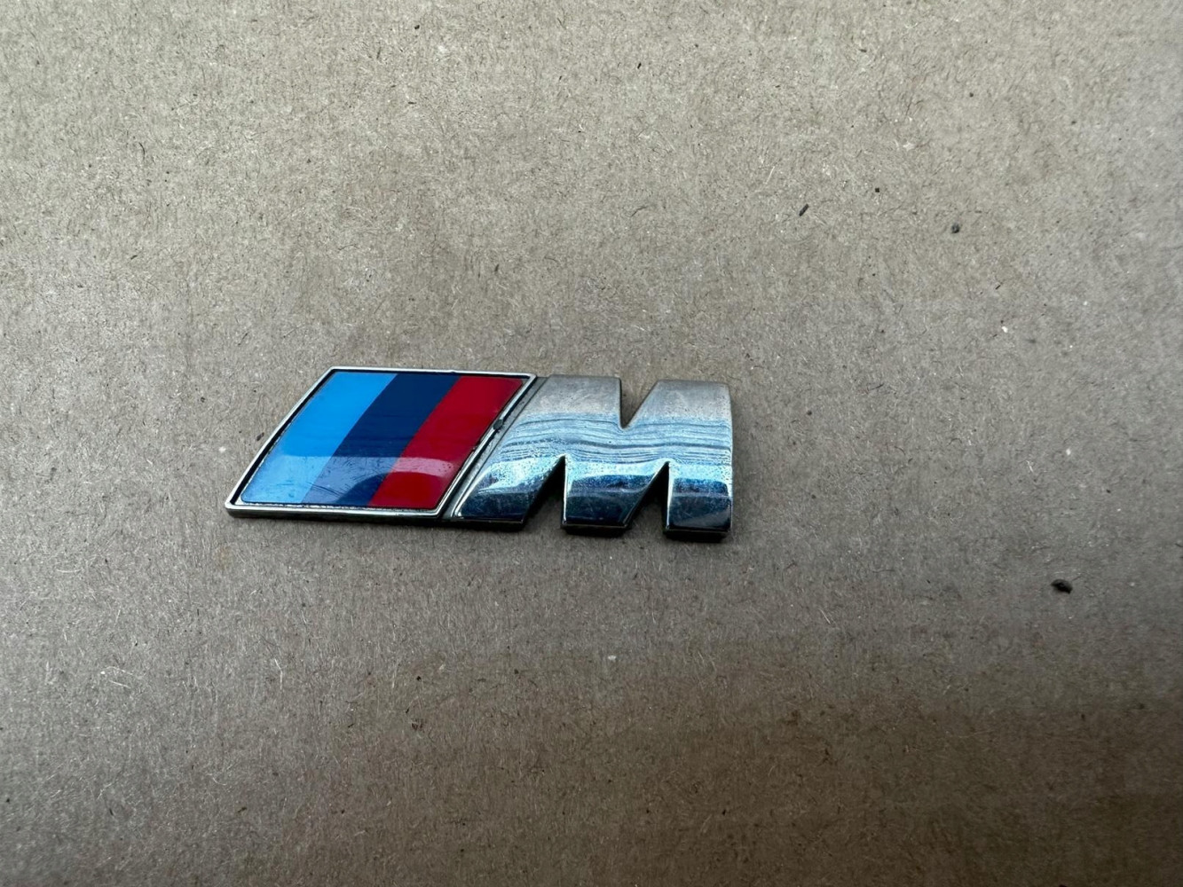 BMW M PAKIET M POWER EMBLEMAT ZNACZEK ORYGINAŁ - (17317738919)