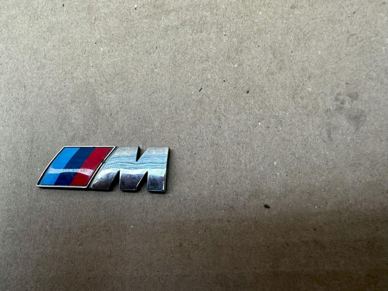 BMW M PAKIET M POWER EMBLEMAT ZNACZEK ORYGINAŁ - (17317738919)