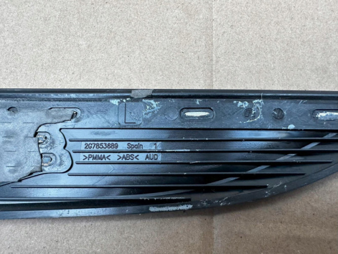 VOLKSWAGEN TAIGO R-LINE R LINE EMBLEMAT ZNACZEK ORYGINAŁ - (17317744555)