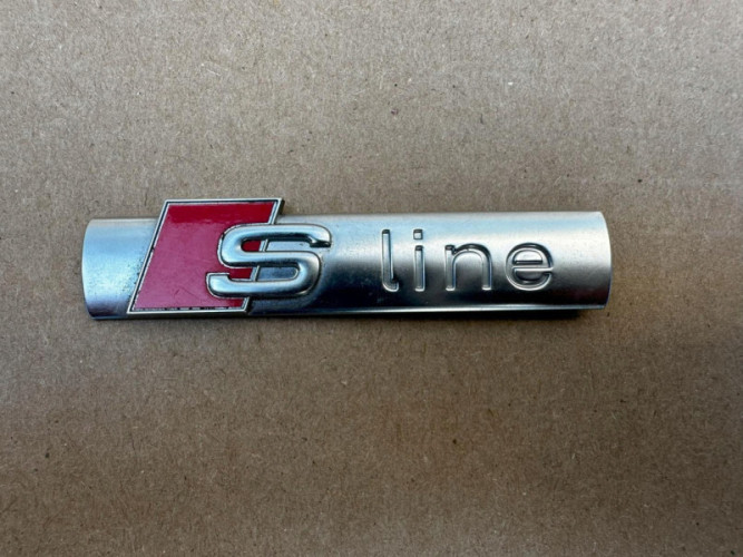 AUDI S-LINE S LINE SREBNY EMBLEMAT ZNACZEK ORYGINAŁ - (17317769306)