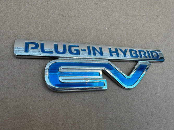 MITSUBISHI OUTLANDER EMBLEMAT ZNACZEK ORYGINAŁ - (17317784838)