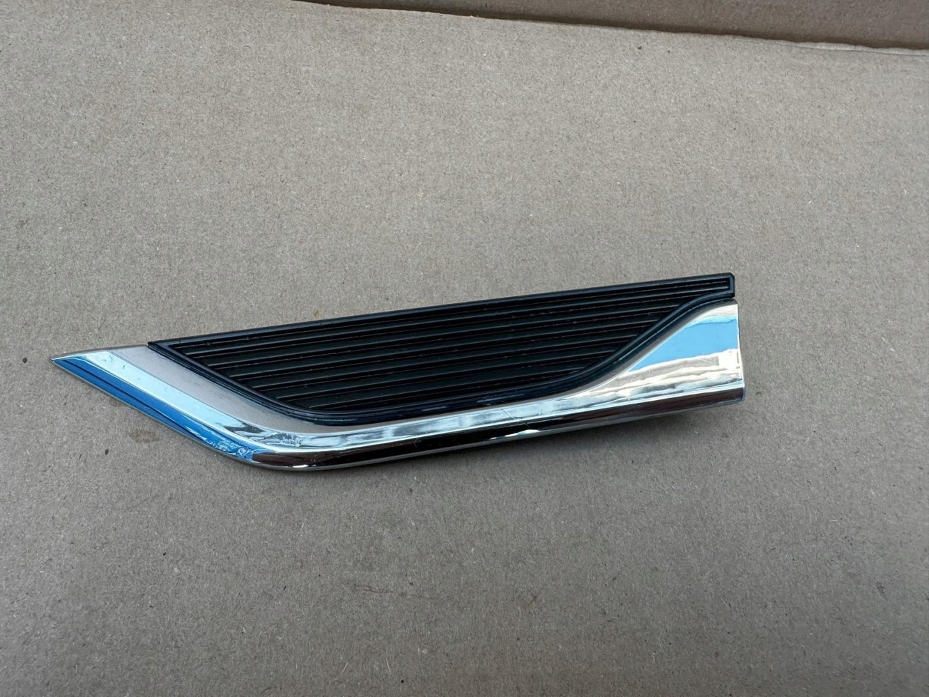 AUDI A5 8W6 EMBLEMAT ZNACZEK ORYGINAŁ - (17317871985)