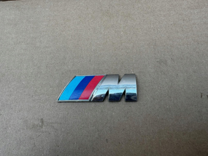 BMW M PAKIET EMBLEMAT ZNACZEK ORYGINAŁ - (17317951588)