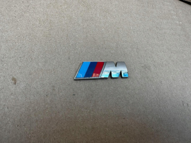 BMW M PAKIET EMBLEMAT ZNACZEK ORYGINAŁ - (17317951588)