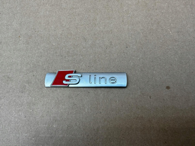 AUDI S LINE SREBNY S-LINE EMBLEMAT ZNACZEK ORYGINAŁ - (17317964275)