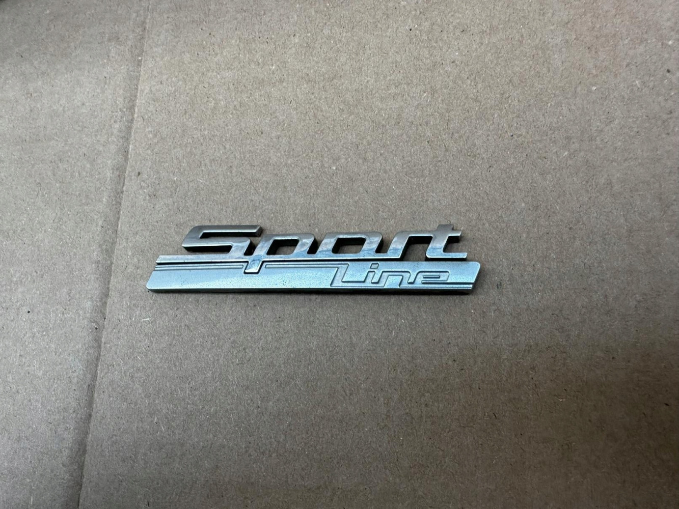 BMW SPORT LINE EMBLEMAT ZNACZEK ORYGINAŁ - (17318210181)