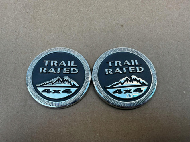 TRAIL RATED JEEP WRANGLER EMBLEMAT ZNACZEK ORYGINAŁ - (17318233364)