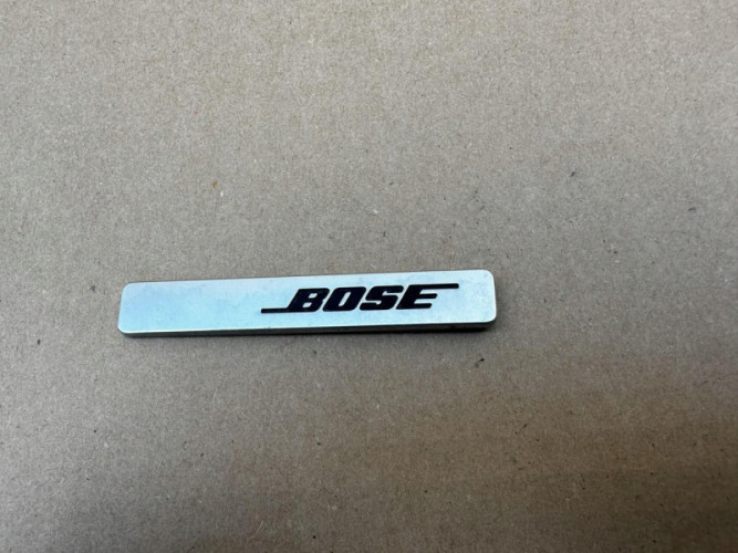 RENAULT BOSSE EMBLEMAT ZNACZEK ORYGINAŁ - (17318243696)