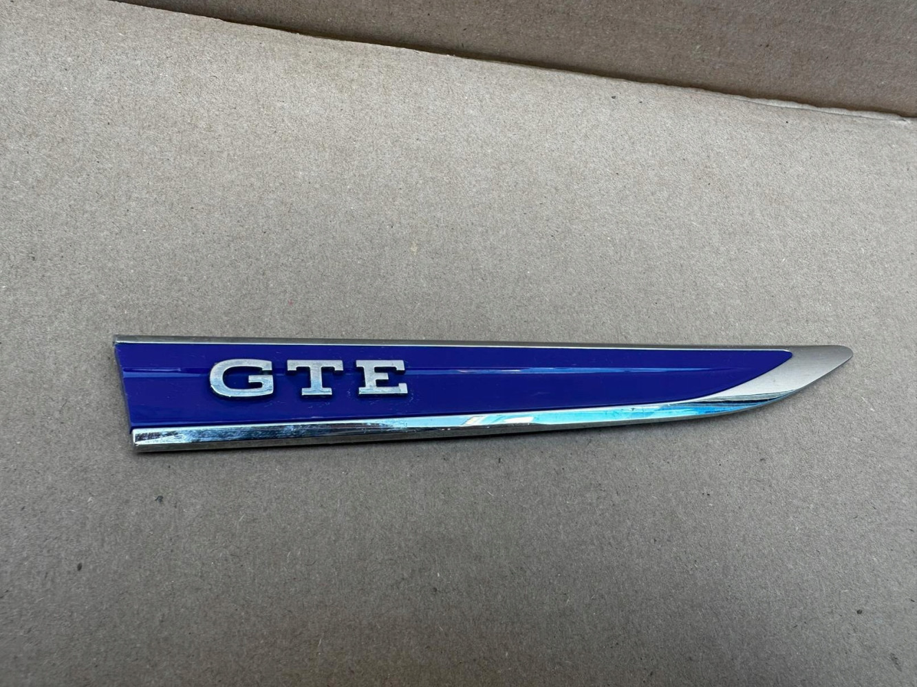 VW GOLF VII GTE VOLKSWAGEN EMBLEMAT ZNACZEK ORYGINAŁ - (17318246794)