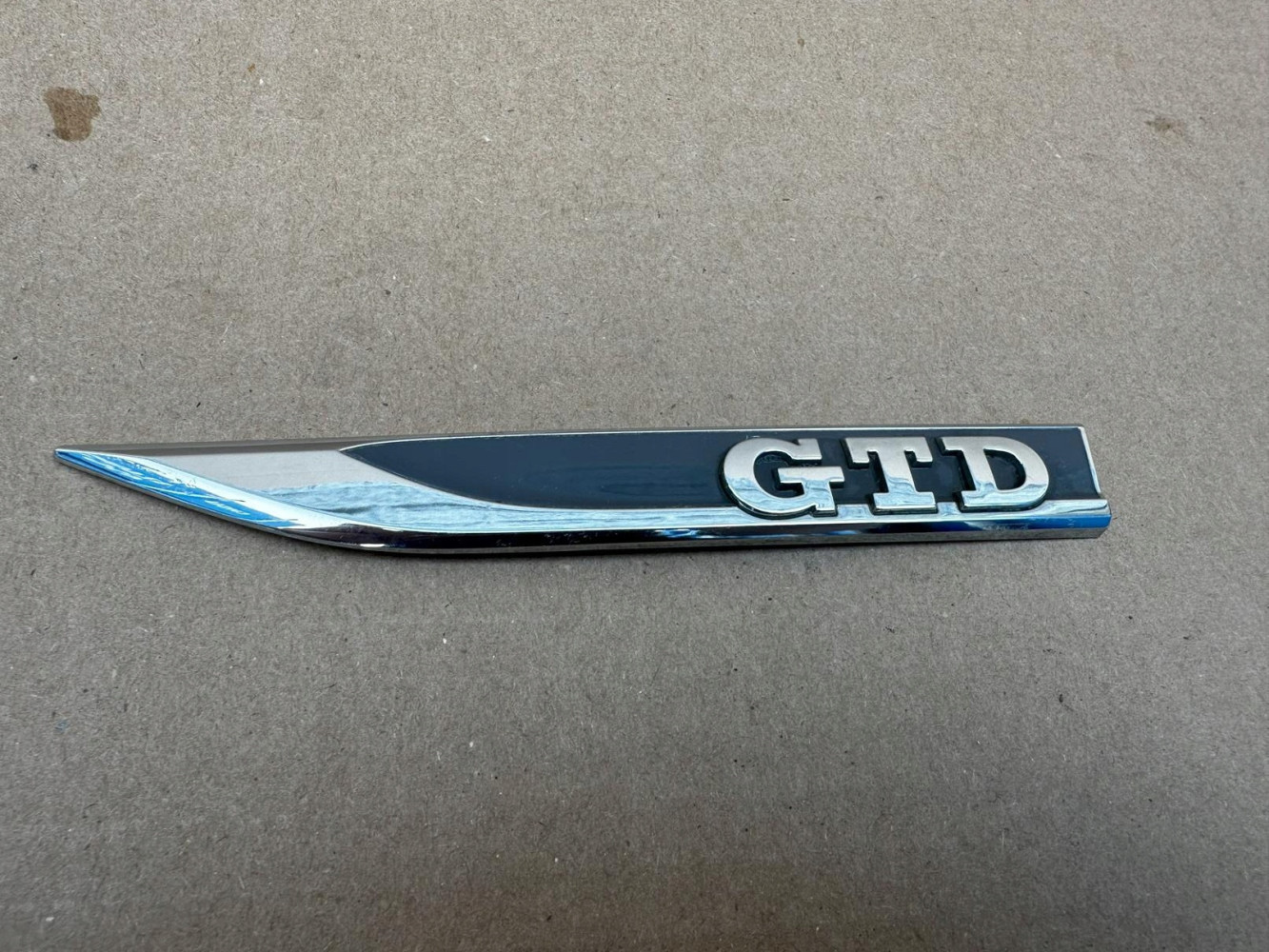 VOLKSWAGEN VW GOLF GTD EMBLEMAT ZNACZEK ORYGINAŁ - (17319819702)