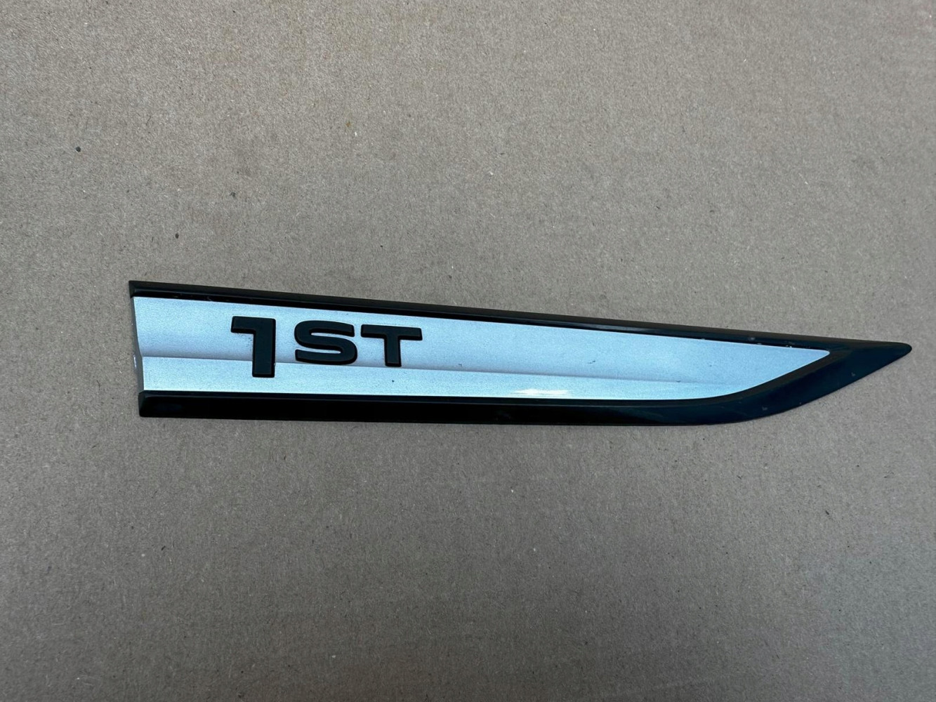 VW ID4 VOLKSWAGEN AUD 10A853683 EMBLEMAT ZNACZEK ORYGINAŁ - (17319869142)
