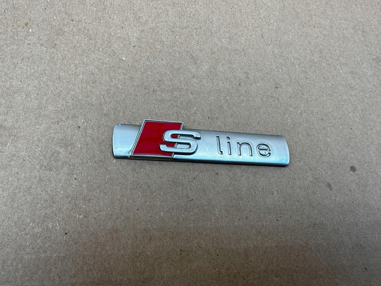 AUDI S LINE S-LINE SREBNY 8N0 853 601A EMBLEMAT ZNACZEK ORYGINAŁ - (17319886695)