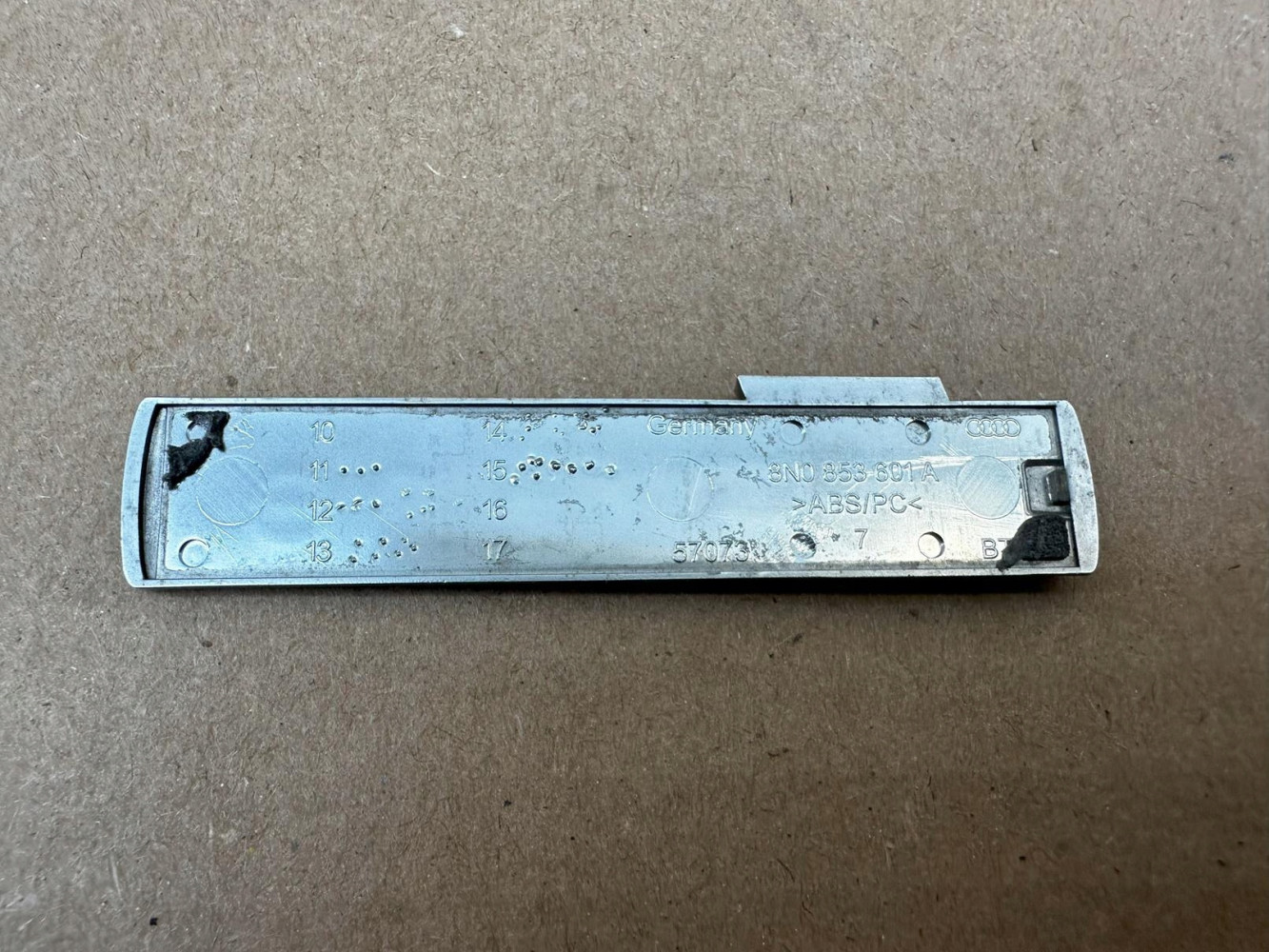 AUDI S LINE S-LINE SREBNY 8N0 853 601A EMBLEMAT ZNACZEK ORYGINAŁ - (17319886695)
