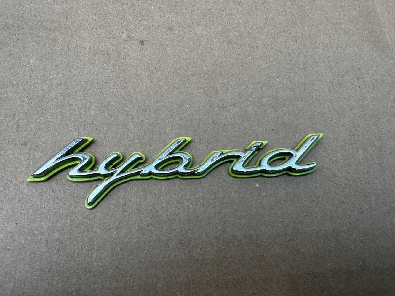 Porsche hybrid kolor Silver-Green EMBLEMAT ZNACZEK ORYGINAŁ - (17319921076)