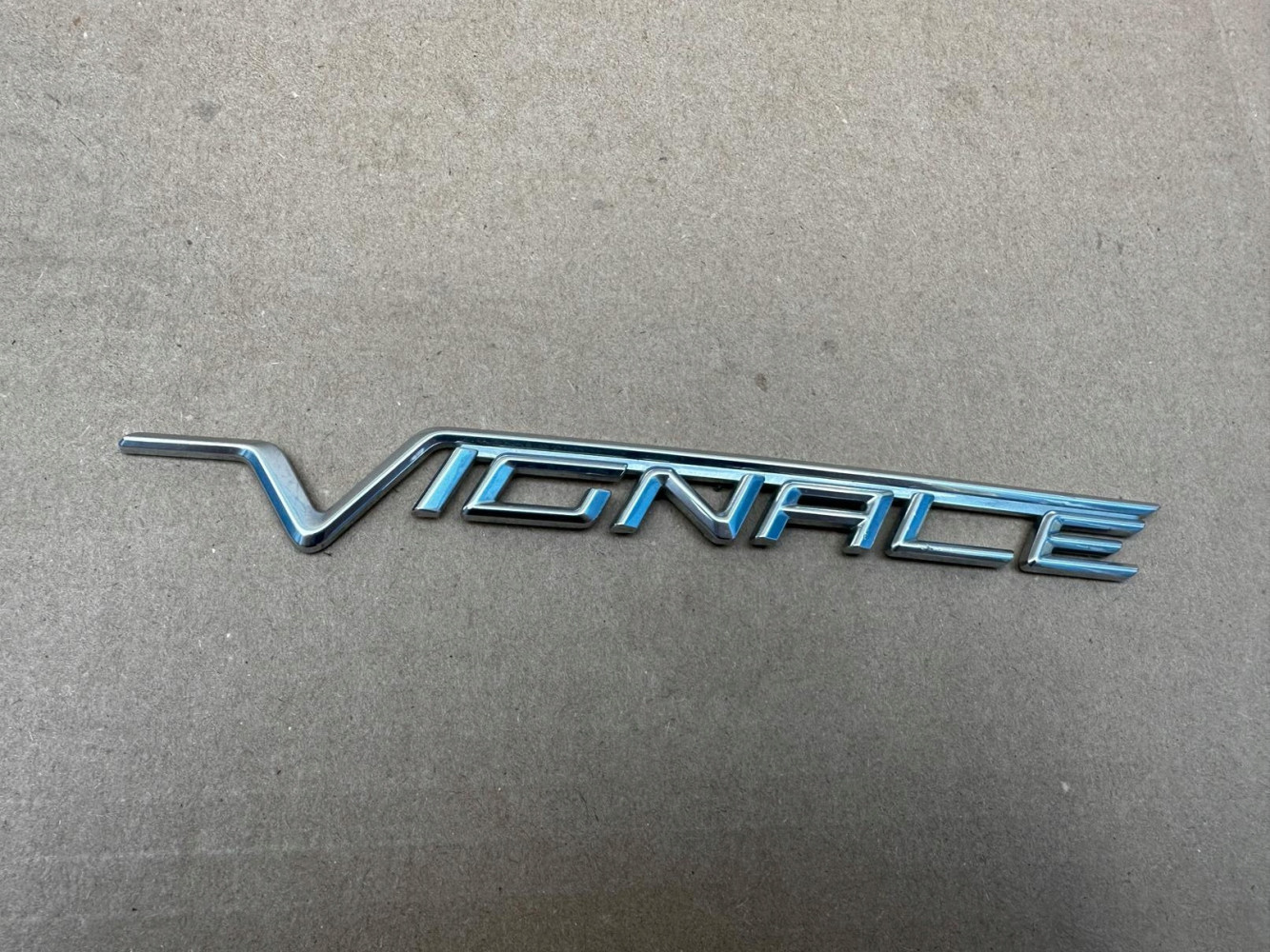 FORD FIESTA MK8 2017-2021 VIGNALE EMBLEMAT ZNACZEK ORYGINAŁ - (17319961294)