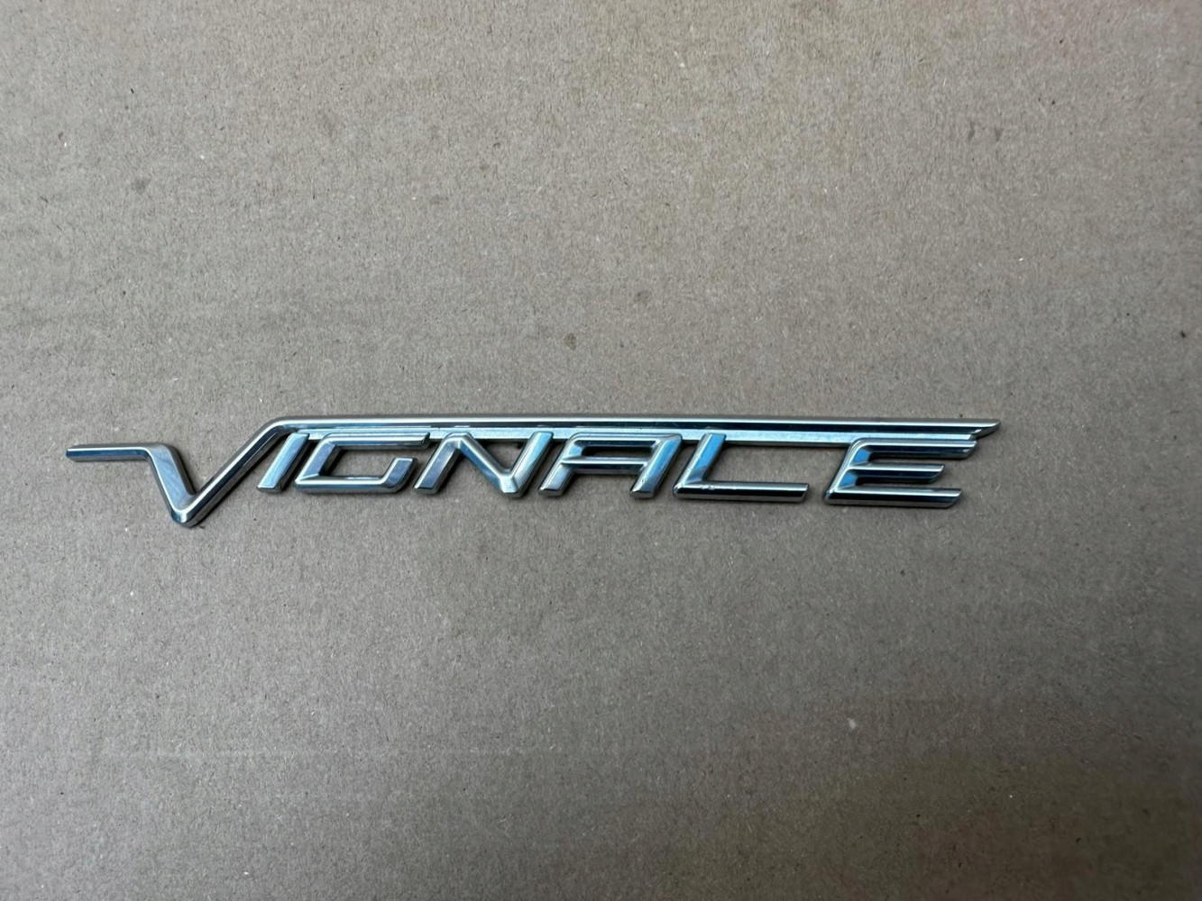 FORD FIESTA MK8 2017-2021 VIGNALE EMBLEMAT ZNACZEK ORYGINAŁ - (17319961294)