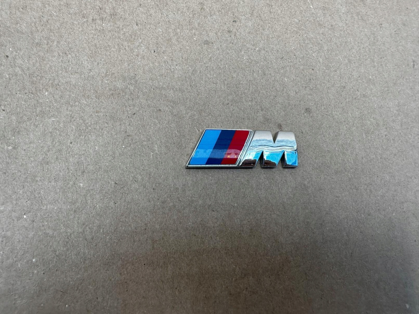 BMW M POWER M PAKIET EMBLEMAT ZNACZEK ORYGINAŁ - (17319963201)