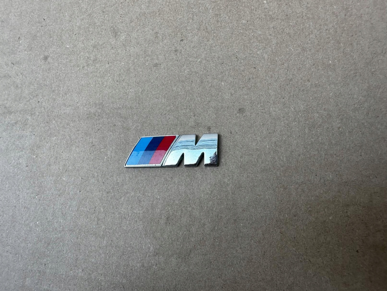 BMW M POWER M PAKIET EMBLEMAT ZNACZEK ORYGINAŁ - (17319963201)