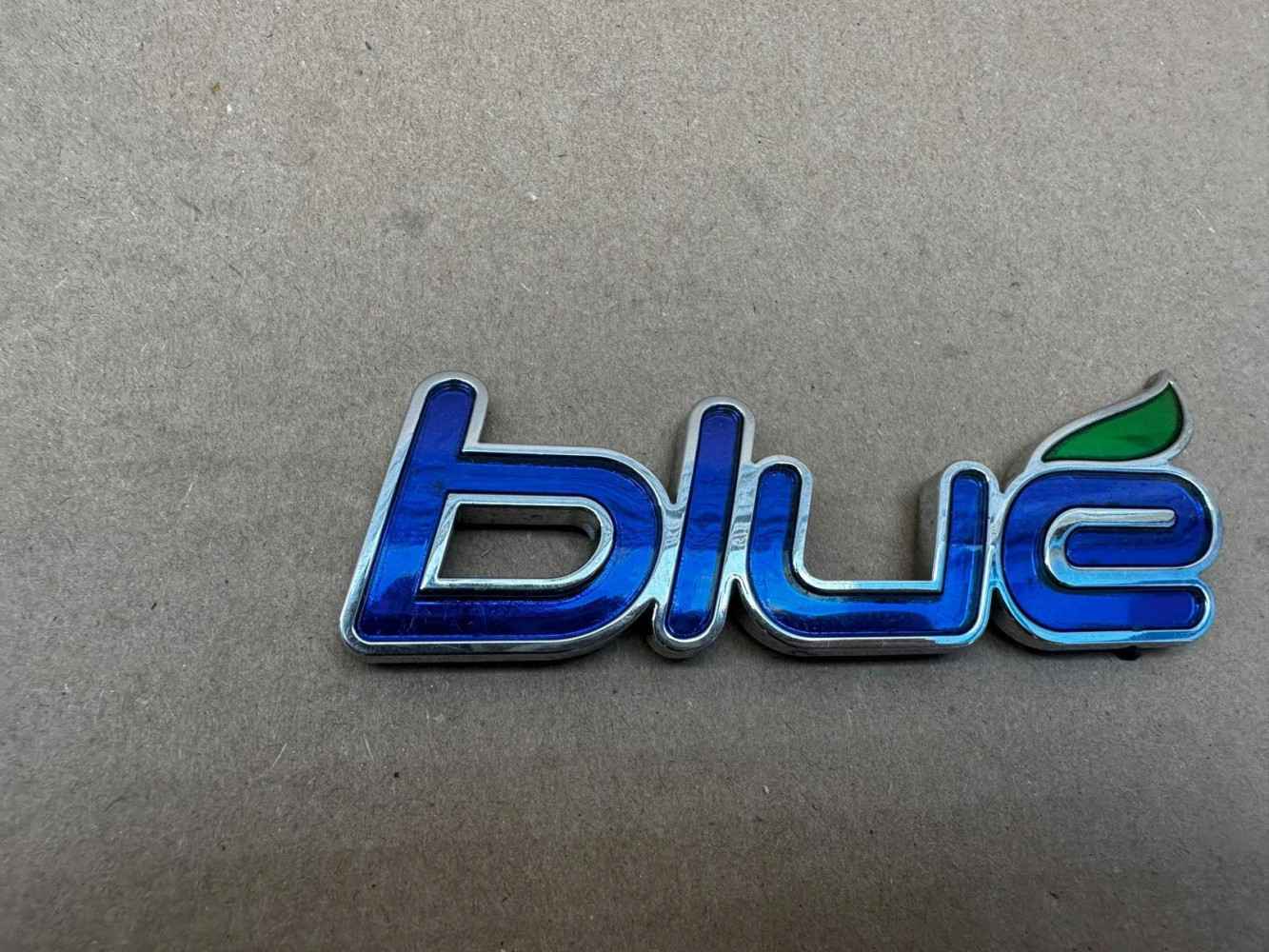 HYUNDAI BLUE EMBLEMAT ZNACZEK ORYGINAŁ - (17319989312)