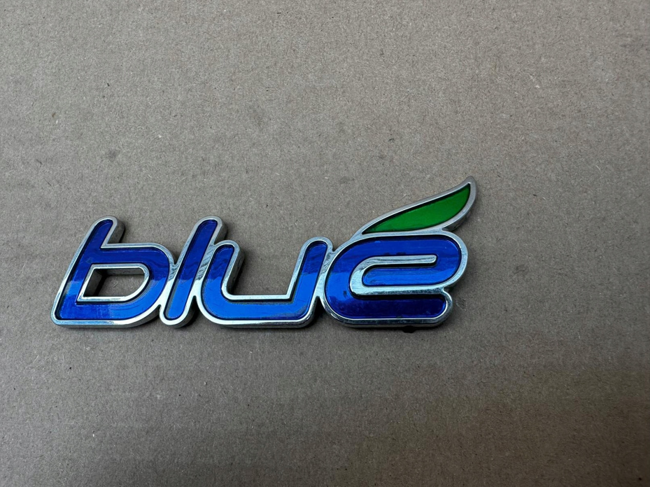 HYUNDAI BLUE EMBLEMAT ZNACZEK ORYGINAŁ - (17319989312)