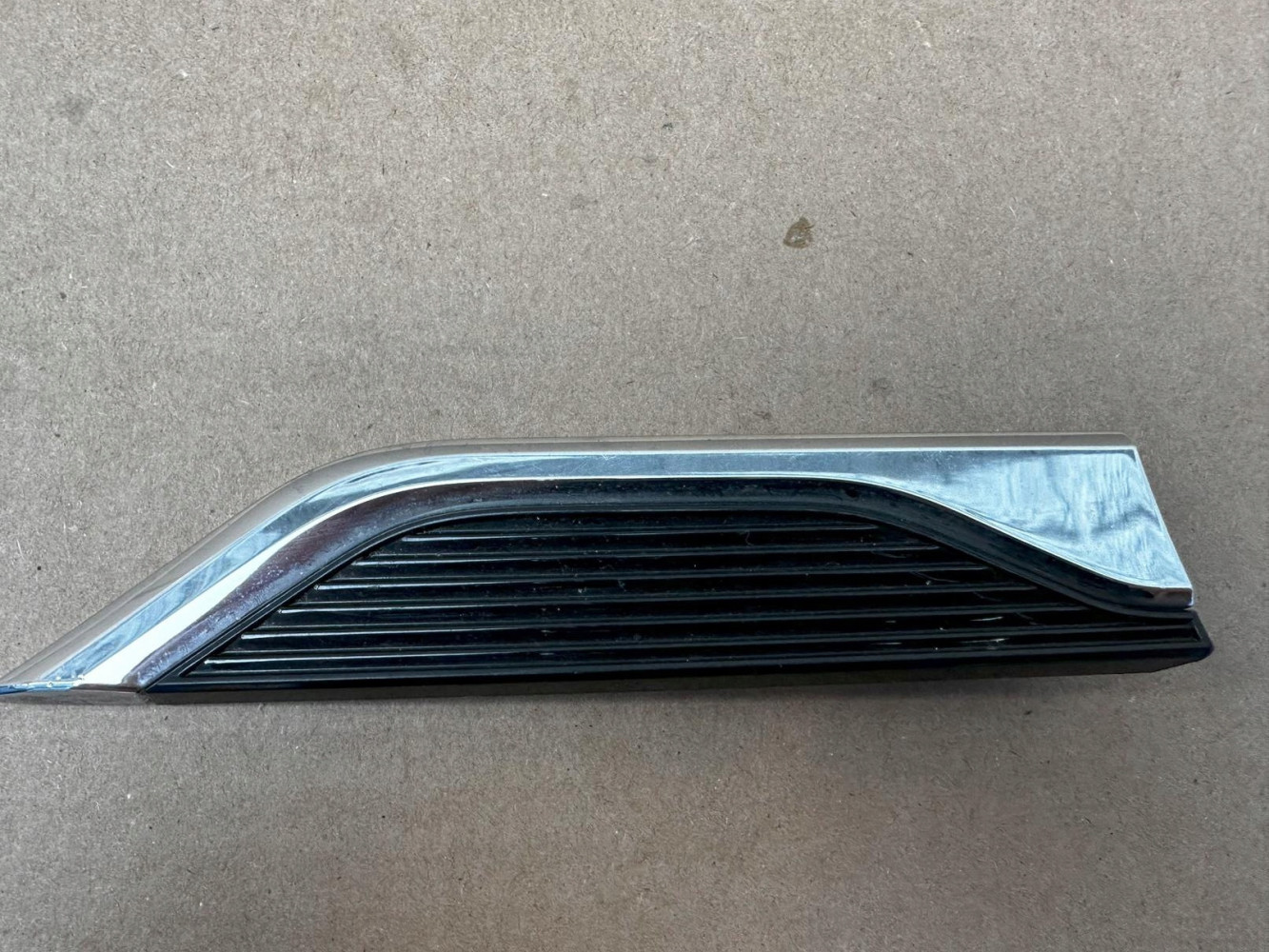 AUDI A5 8N6 853 602 A EMBLEMAT ZNACZEK ORYGINAŁ - (17319994891)