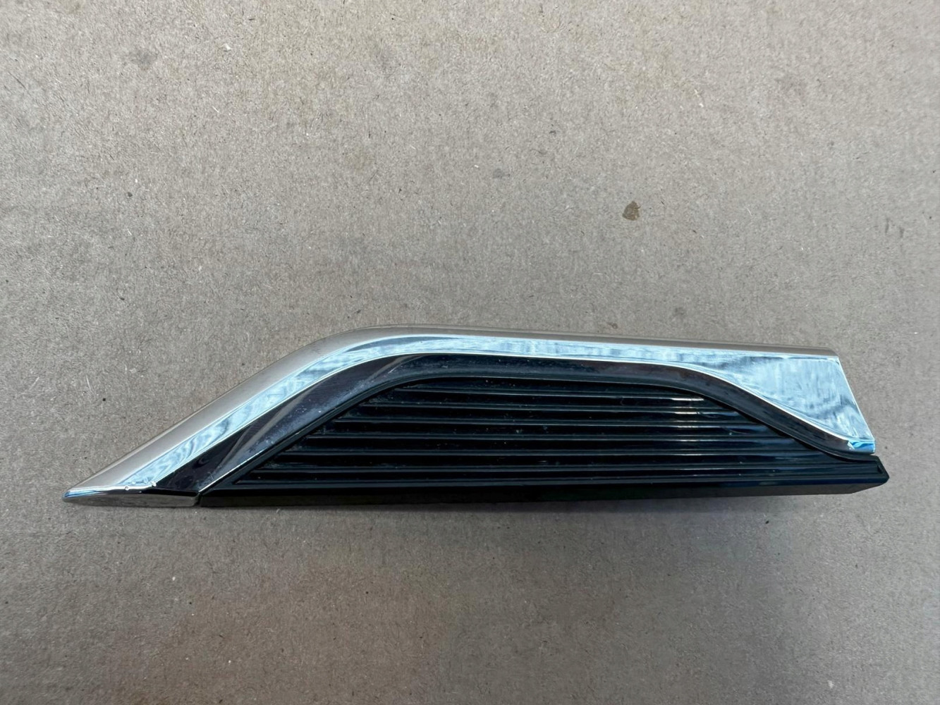 AUDI A5 8N6 853 602 A EMBLEMAT ZNACZEK ORYGINAŁ - (17319994891)