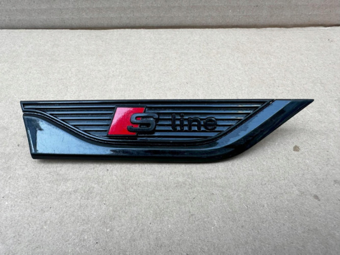 AUDI A5 S LINE 8W6 853 602B CZARNY EMBLEMAT ZNACZEK ORYGINAŁ - (17319998224)