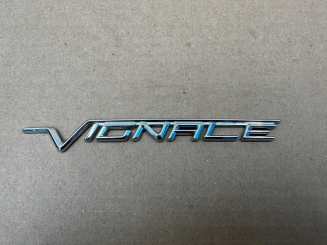 FORD FIESTA MK8 VIGNALE EMBLEMAT ZNACZEK ORYGINAŁ - (17322868228)