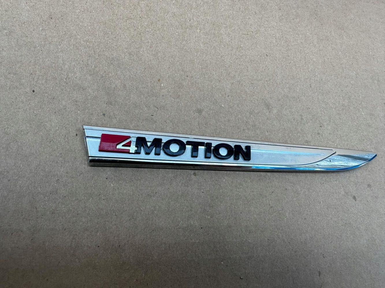 4MOTION VW PASSAT B8 3GO 853 688A VOLKSWAGEN ZNACZEK ORYGINAŁ - (17323073287)