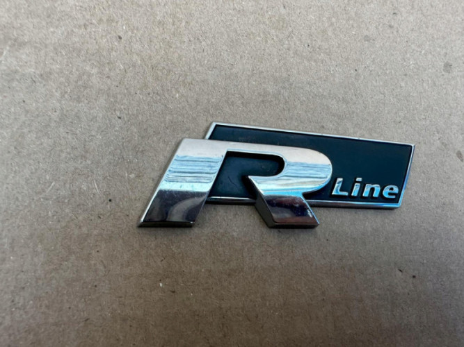 VW VOLKSWAGEN R LINE 5K0853688A ZNACZEK ORYGINAŁ - (17323109704)