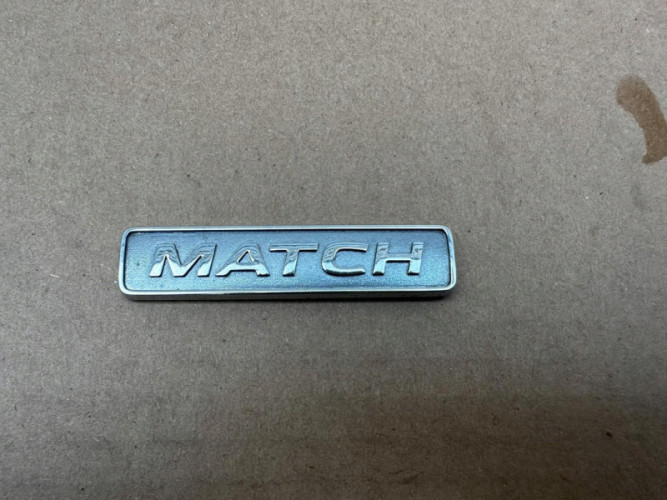 VW MATCH VOLKSWAGEN ZNACZEK ORYGINAŁ - (17323259062)